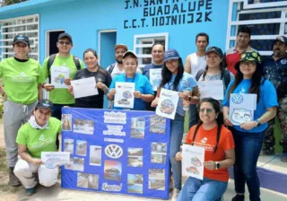 Voluntarios de Volkswagen de México suman esfuerzos para renovar espacios escolares en comunidad de Silao