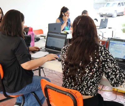 Instalan call center en la Delegación Regional de León para brindar atención telefónica a las comunidades escolares.