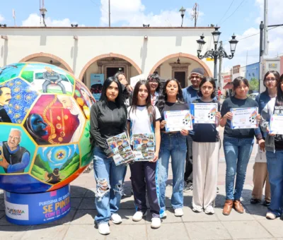 Seis balones monumentales intervenidos por artistas, estudiantes y promotores culturales adornan el Jardín de Purísima.