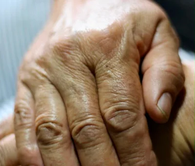 VISIBILIZAR PARA PROTEGER: EL GOBIERNO DE LA GENTE URGE A ERRADICAR LA VIOLENCIA CONTRA LAS MUJERES MAYORES