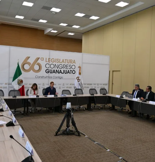 Analizan iniciativa del PAN, PRD y PRI que defiende derechos de personas pensionadas